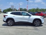 Used 2025 Chevrolet Trax RS w/ Sunroof Package image 2