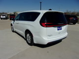 Used 2023 Chrysler Pacifica Touring-L image 5