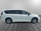 New 2026 Chrysler Pacifica Select image 5
