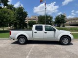 Used 2018 Nissan Frontier SV image 2