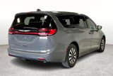Used 2022 Chrysler Pacifica Touring-L w/ Uconnect Theater Family Group image 2