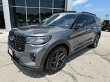 Used 2025 Ford Explorer ST image 3