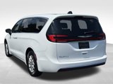 Used 2024 Chrysler Pacifica Touring-L image 3