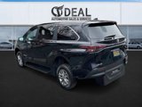 Used 2025 Toyota Sienna LE image 3