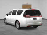 New 2025 Chrysler Pacifica Select image 4