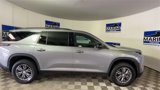 Used 2024 Chevrolet Traverse LT image 3