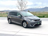 Used 2018 Chrysler Pacifica Limited w/ Advanced Safetytec Group image 3