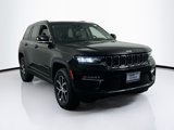 Used 2023 Jeep Grand Cherokee Limited image 3