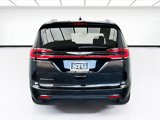 Used 2022 Chrysler Pacifica Touring-L image 5
