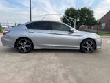 Used 2017 Honda Accord Touring image 4