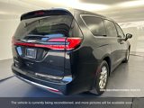 Used 2023 Chrysler Pacifica Touring-L image 5