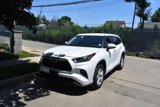 Used 2024 Toyota Highlander LE image 2
