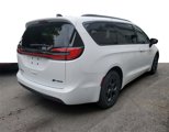 New 2025 Chrysler Pacifica Select image 4