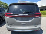 Used 2022 Chrysler Pacifica Touring-L image 5