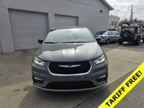 New 2025 Chrysler Pacifica Select image 2