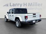 Used 2023 Jeep Gladiator Sport image 3