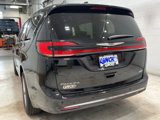 New 2025 Chrysler Pacifica Select image 2
