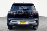 New 2025 Nissan Pathfinder SL image 4