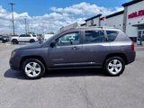 Used 2017 Jeep Compass Latitude image 4