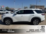 New 2025 Nissan Pathfinder SL image 2