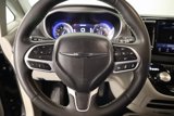 Used 2023 Chrysler Pacifica Touring-L image 3
