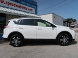 Used 2018 Toyota RAV4 LE image 4