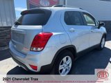 Used 2021 Chevrolet Trax LT w/ LT Convenience Package image 4