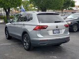 Certified 2022 Volkswagen Tiguan SE w/ Panoramic Sunroof Package image 3
