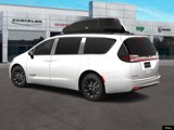 New 2025 Chrysler Pacifica Select image 4