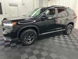 Used 2025 Honda Pilot TrailSport image 5