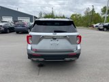 Used 2022 Ford Explorer XLT image 3