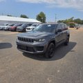 Used 2022 Jeep Grand Cherokee Laredo w/ Luxury Tech Group I image 2