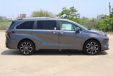 New 2025 Toyota Sienna Platinum image 4