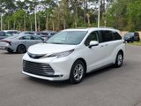 Used 2023 Toyota Sienna Limited image 3