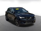 Used 2024 Volvo XC40 B5 Core image 3