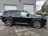 New 2025 Nissan Pathfinder SL image 2