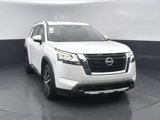 New 2025 Nissan Pathfinder Platinum image 2