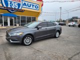 Used 2017 Ford Fusion SE image 2