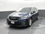 Used 2023 Chrysler Pacifica Touring-L image 5
