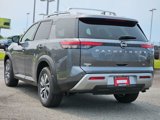 New 2025 Nissan Pathfinder SL image 4