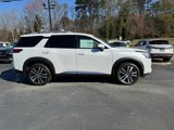 New 2025 Nissan Pathfinder Platinum image 2