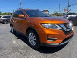 Used 2017 Nissan Rogue SV w/ SV Premium Package image 4
