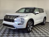 New 2025 Mitsubishi Outlander SE image 3