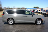 Used 2022 Chrysler Pacifica Touring-L image 2