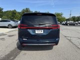 New 2025 Chrysler Pacifica Select image 4
