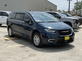 New 2025 Chrysler Pacifica Select image 2