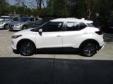 Used 2021 Nissan Kicks SV image 2
