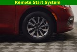 New 2025 Chrysler Pacifica Select image 4
