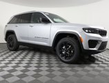 New 2025 Jeep Grand Cherokee Laredo image 3
