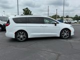 New 2026 Chrysler Pacifica Pinnacle image 2